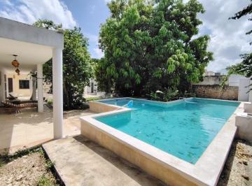 Casa · 310m² · 4 Recámaras · 1 Estacionamiento · Casa en Renta 4 Recamaras, Alberca, Amueblada Merida Centro (Frc - 1772)