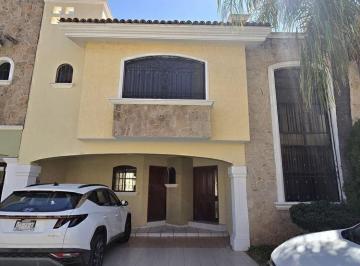 0f03138696f62687989ff13a00db6ba93bd97745178baa03ec8edb76f0470395 · Casa en Renta Dentro de Coto en Virreyes, Zapopan