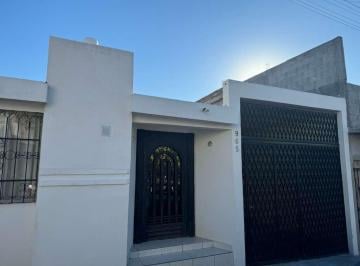 Casa de 3 habitaciones, Saltillo · Renta de Casa Independiente en Excelente Ubicación