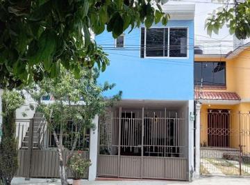 Casa de 4 habitaciones, Cuautitlán Izcalli · Solo Contado Casa Excelente Estado y Ubicación, Documentación en Regla