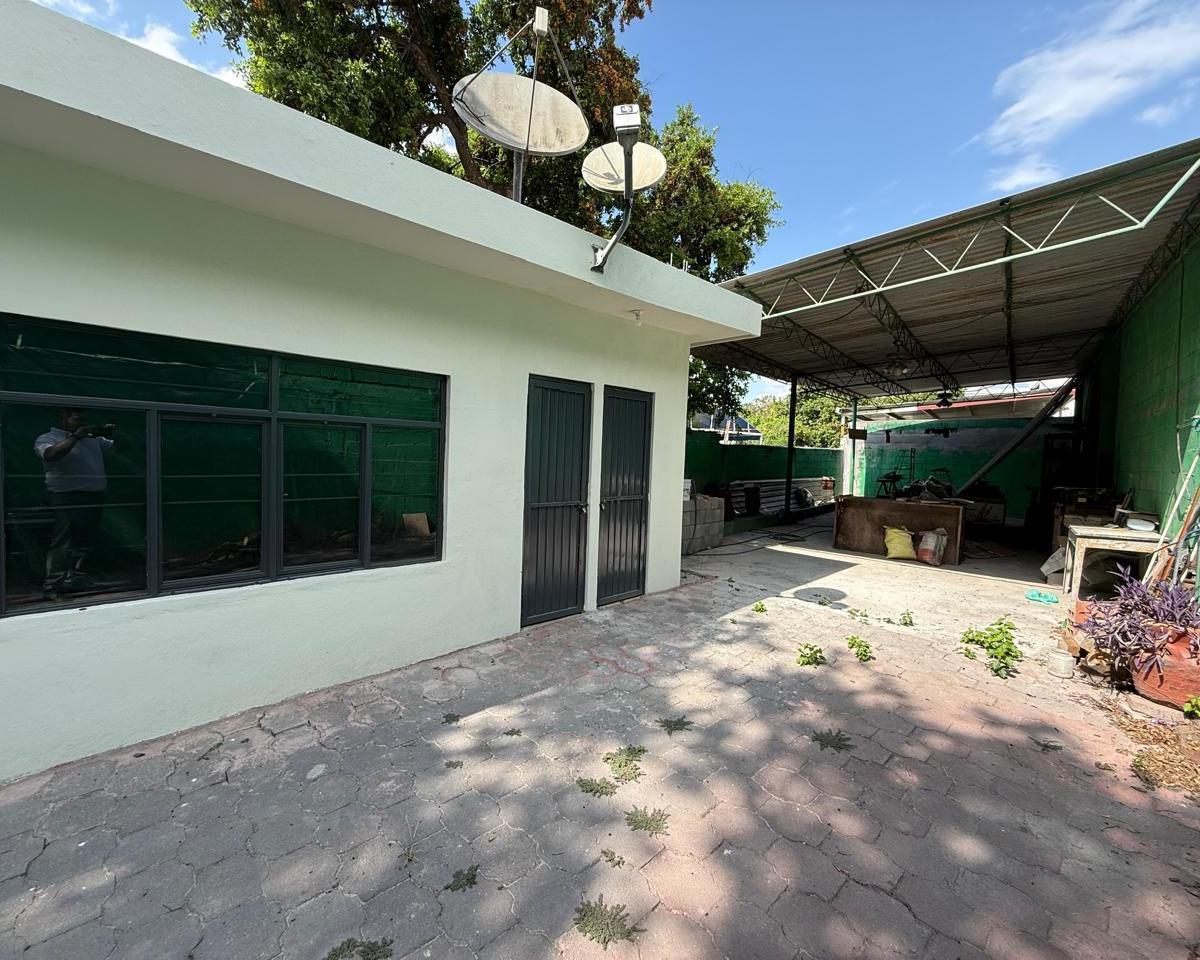 Commercial Land for Rent | Residential with Building | 3rd Ave, Guadalupe, N.L.