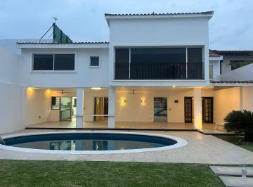Casa · 562m² · 5 Recámaras · 2 Estacionamientos · Casa - Vista Hermosa