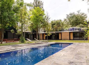 Casa en condominio de 3 habitaciones, Zapopan · Casa con Alberca y Amplios Jardines Frente Al Campo de Golf en Las Cañadas