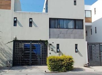 Casa · 121m² · 3 Recámaras · 2 Estacionamientos · Casa en Fraccionamiento Ayuccá en Venta