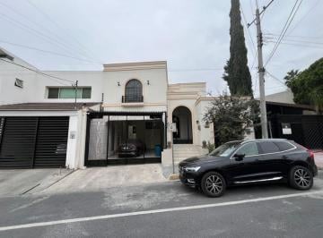 Casa · 400m² · 5 Recámaras · Casa en Cumbres 1er Sector en Venta