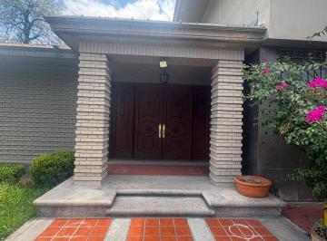 Casa · 980m² · 4 Recámaras · Casa en Obispado