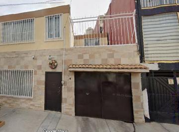 Casa de 4 habitaciones, Gustavo A. Madero · Casa en Venta