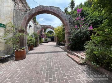 Casa · 450m² · 4 Recámaras · Casa en Venta en El Centro Histórico de Querétaro, 5 de Mayo
