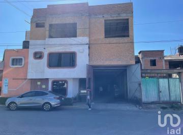 Bodega comercial · 250m² · 2 Estacionamientos · Amplia Bodega en Renta en Puebla