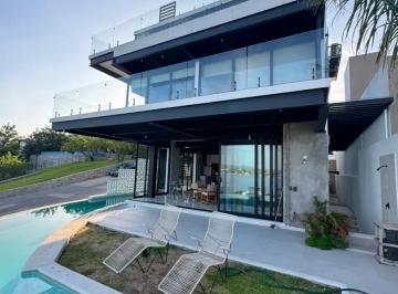 1 · Casa en Venta en Tequesquitengo | Vista Panorámica Al Lago | Rooftop y Alberca Infinita