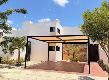 Casa de 3 habitaciones, Mérida · Casa en Renta Equipada con Alberca (Sin Amueblar) | Hsj |