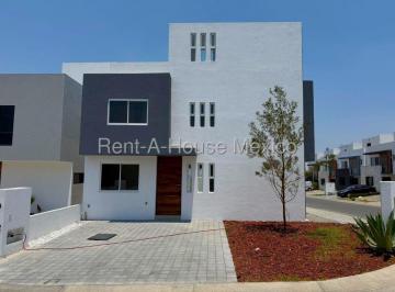 Casa de 3 habitaciones, Querétaro · Casa en Venta Grand Juriquilla 3 Recamaras 3 Baños Estudio Jardin Roof Garden