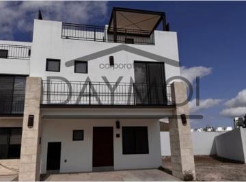Casa en condominio de 4 habitaciones, Querétaro · Casa en Calle Paos de Los Toros #1461, Qro.