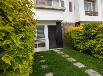Casa en condominio de 3 habitaciones, Jiutepec · Casa en Venta en Fracc. con Seguridad | Jiutepec Centro| Alberca