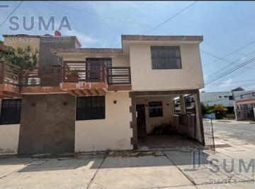 Casa · 286m² · 4 Recámaras · 1 Estacionamiento · Casa en Venta en Col. Lomas del Chairel, Tampico Tamaulipas.