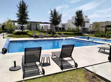 Casa de 3 habitaciones, Zapopan · Casa en Venta Capital Norte