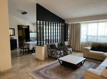 Casa · 295m² · 2 Recámaras · 4 Estacionamientos · Oportunidad Casa en Venta en Lomas de Tecamachalco