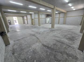 Bodega · Bodega en Renta con Oficina