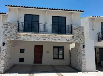 Casa de 3 habitaciones, León · Casa en Venta en Lombardía