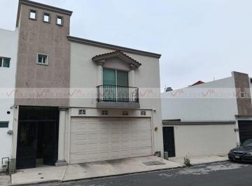 Casa · 300m² · 3 Recámaras · 2 Estacionamientos · Casa en Venta en Cumbres Elite