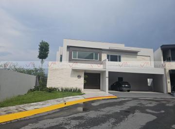 Casa · 703m² · 4 Recámaras · 3 Estacionamientos · Casa en Venta en Sierra Alta