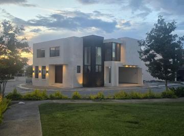 Casa en condominio de 4 habitaciones, Saltillo · Casa en Venta Equipada en Residencial Monte Sabino