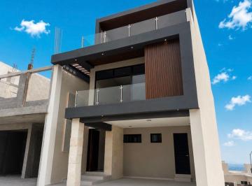 Casa de 4 habitaciones, Monterrey · Espectacular Casa en Venta con Alberca en Cumbres Elite Premier Monterrey