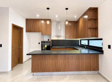 Casa de 3 habitaciones, Zapopan · Casa Nueva de Lujo con Rooftop en Solares Residencial