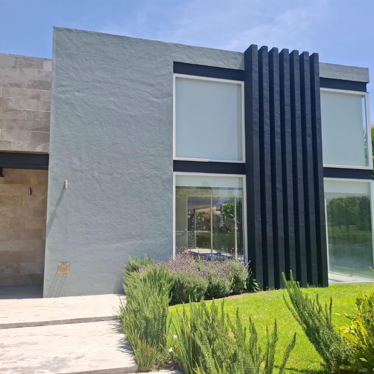Luxury House with Pool and Master Bedroom on Ground Floor for Rent – El Campanario, Querétaro