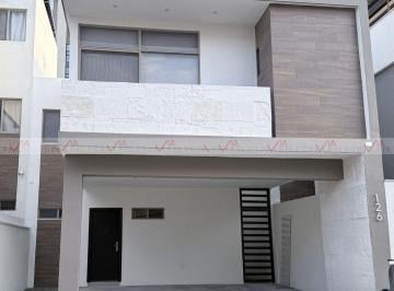Casa · 208m² · 3 Recámaras · 2 Estacionamientos · Casa en Renta en Cumbres del Sol