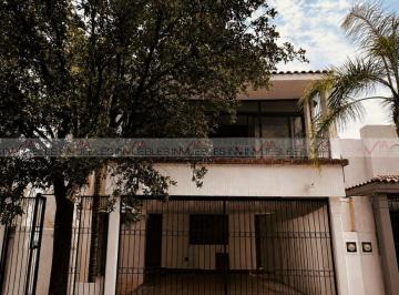 Casa · 211m² · 3 Recámaras · 2 Estacionamientos · Casa en Venta en Bosques de Las Cumbres