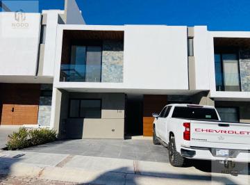 Casa · 3 Recámaras · 2 Estacionamientos · Casa - Fraccionamiento Nuevo Refugio