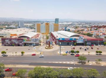 Local comercial · 100m² · Locales en Renta en Plaza El Punto Querétaro