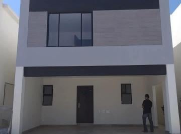 Casa de 3 habitaciones, Saltillo · Cómoda y Segura Casa en Renta
