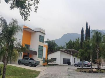 Casa · 2550m² · 4 Recámaras · 10 Estacionamientos · Casa Quinta en Venta Santiago Nuevo Leon