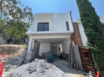 1 · Casa en Venta Lomas del Vergel Zona Carretera Nacional Monterrey