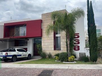 ef4a03ba187bc308472bf546b793c5743b38f02350812cd80a5cf4d7aa93d83c · Hermosa Casa en Renta con Alberca Zona Cumbres de Lago