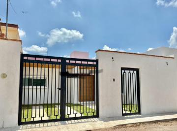 Casa · 138m² · 3 Recámaras · 1 Estacionamiento · Casa en Venta Tequisquiapan Col. Adolfo Lopez Mateos, Sup. 200 m²