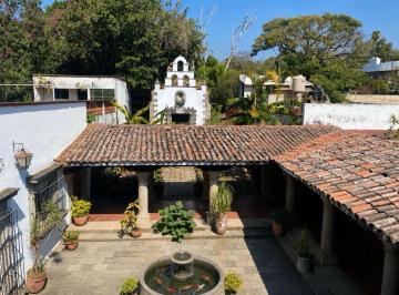 Casa · 3712m² · 7 Recámaras · 4 Estacionamientos · Casa - Fraccionamiento Rancho Cortes