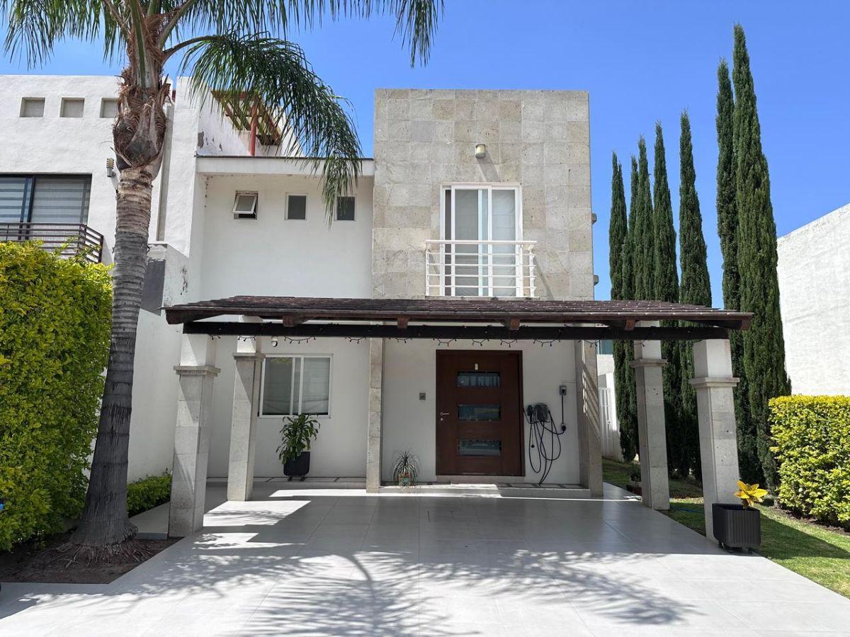House for Sale in Residencial Las Plazas