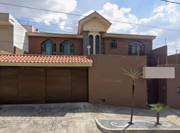Casa de 4 habitaciones, Guadalajara · Magnífica Casa en Guadalajara Frente Midtown Jalisco