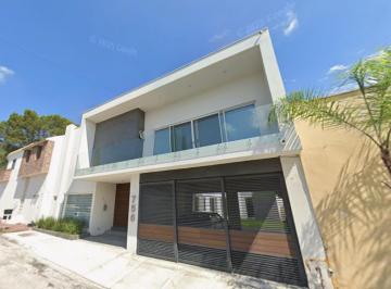Casa de 4 habitaciones, Guadalupe · Elegancia y Altas Vistas: Propiedad Exclusiva en Muralistas, Contry La Silla