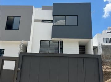 Casa de 5 habitaciones, San Pedro Tlaquepaque · Casa en Venta Paisajes del Tesoro