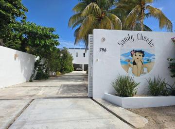 Casa de 6 habitaciones, Progreso · Rare Beachfront Paradise in Chelem – Luxury, Space & Perfection 6beds/4baths 2 Pools 24 m Mxn
