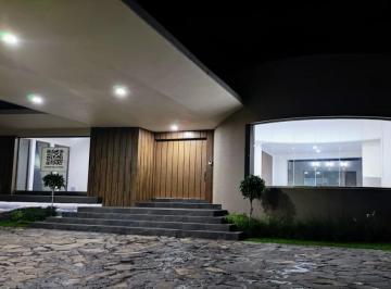 Casa · 714m² · 4 Recámaras · 6 Estacionamientos · Casa en Venta en Club de Golf Tres Marias
