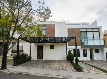 Casa de 3 habitaciones, El Marqués · Casa en Renta en Zibatá Querétaro