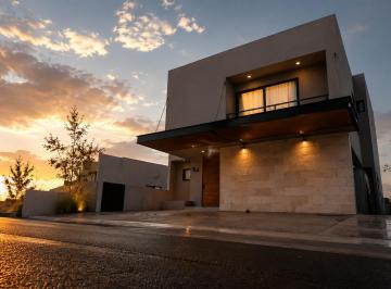 Casa de 3 habitaciones, Querétaro · Casa en Venta en Lomas del Campanario, Diseño de Autor, Cto de Servicio, Luxury