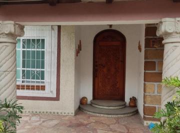 Casa · 160m² · 4 Recámaras · 3 Estacionamientos · Hermosa Casa en Venta en Tetecolala Morelos