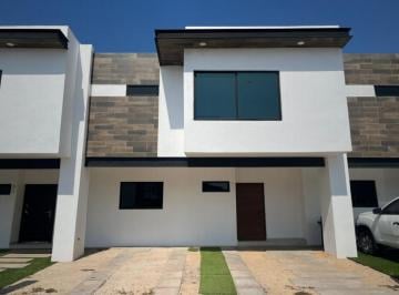Casa · 157m² · 3 Recámaras · 2 Estacionamientos · Casa en Fraccionamiento Infonavit Barrancos