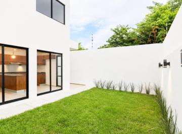 Casa · 180m² · 3 Recámaras · 2 Estacionamientos · Casa con Jardín en Fraccionamiento con Alberca Lomas del Dorado, Boca del Río, Veracruz